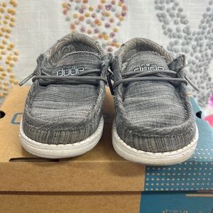 Hey Dudes toddler size 8. Gray in color.